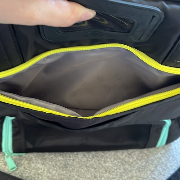 Lug puddle jumper travel bag - Picture 7 of 8